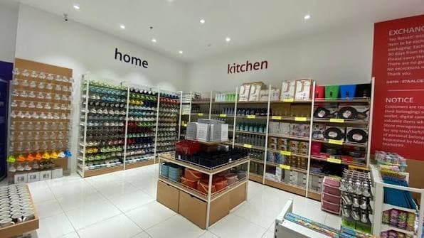Premium Retail Showroom